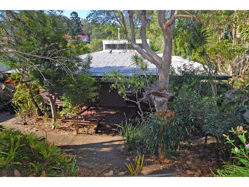 18 Sapphire Street, Holland Park QLD 4121