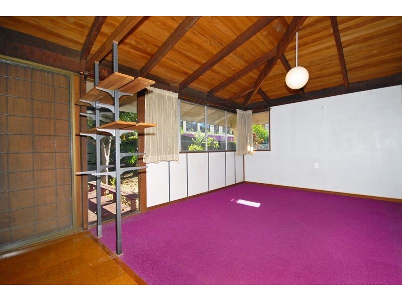 18 Sapphire Street, Holland Park QLD 4121