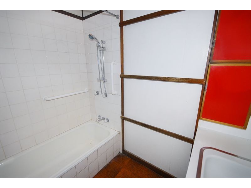 18 Sapphire Street, Holland Park QLD 4121