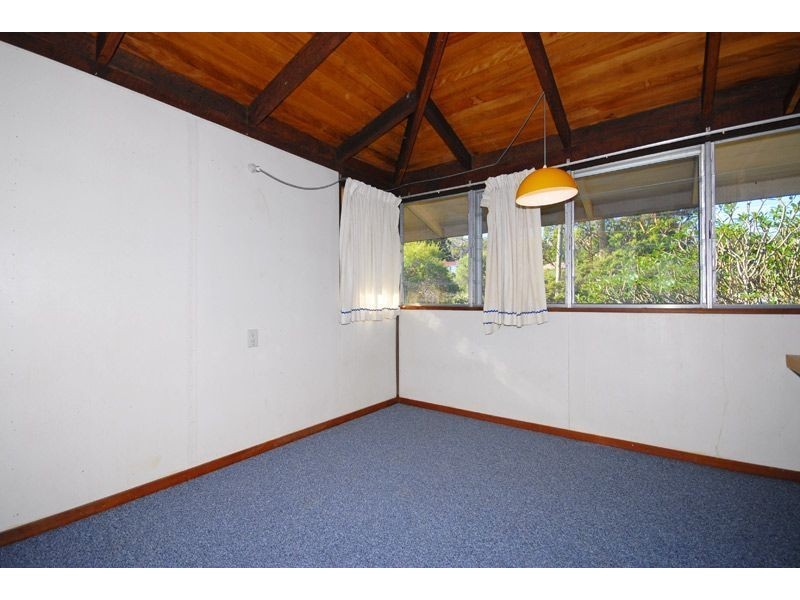 18 Sapphire Street, Holland Park QLD 4121