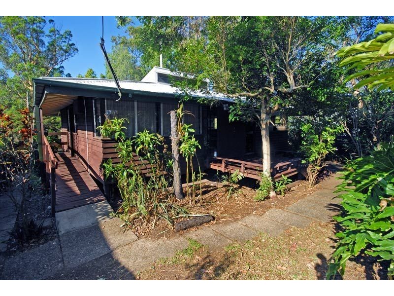 18 Sapphire Street, Holland Park QLD 4121