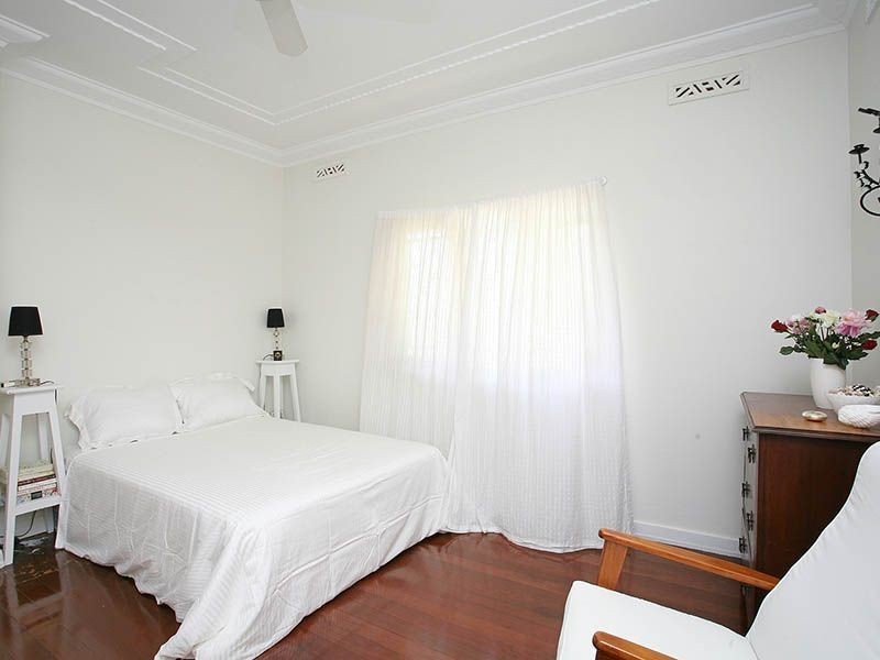 30 First Street, Camp Hill QLD 4152