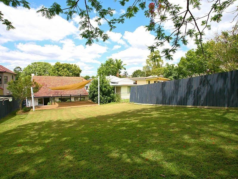 30 First Street, Camp Hill QLD 4152