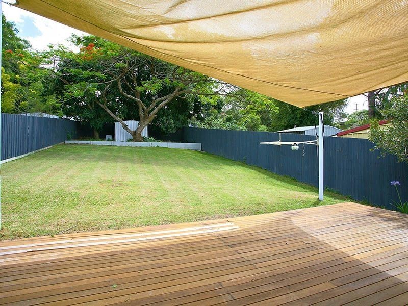 30 First Street, Camp Hill QLD 4152