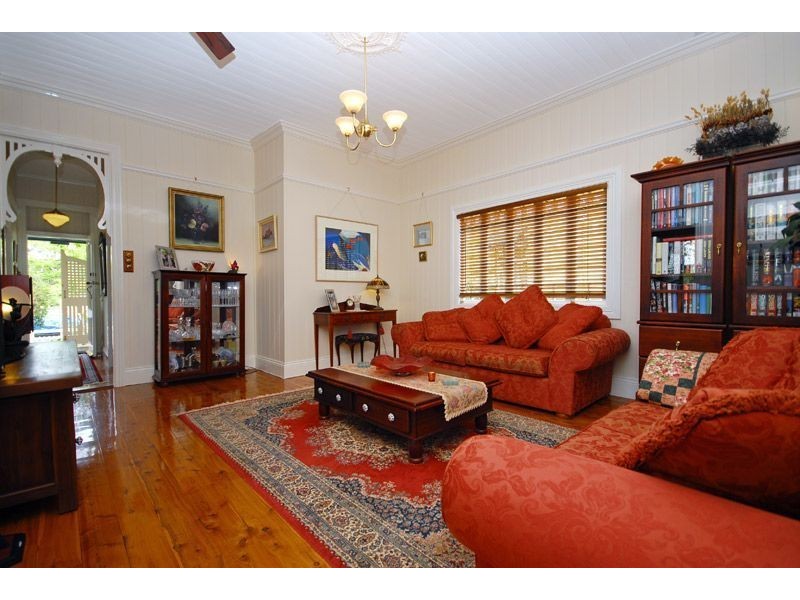 14 Frank Street, Norman Park QLD 4170