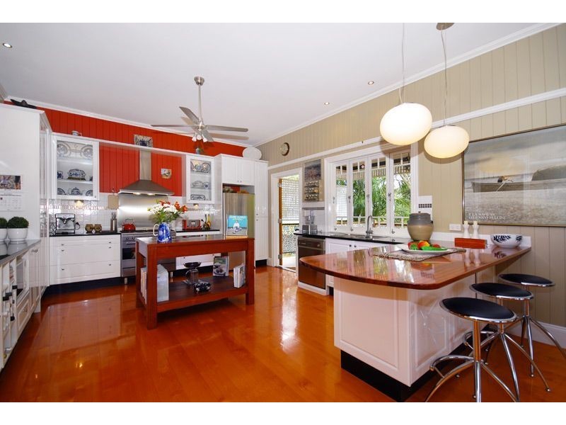 14 Frank Street, Norman Park QLD 4170