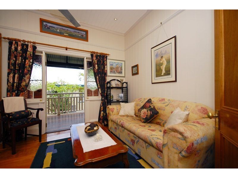 14 Frank Street, Norman Park QLD 4170