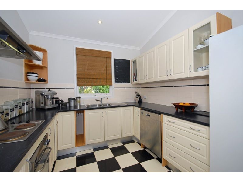 5 Arc Street, Coorparoo QLD 4151