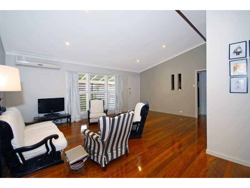 5 Arc Street, Coorparoo QLD 4151
