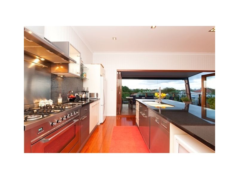 44 Ashton Street, Camp Hill QLD 4152