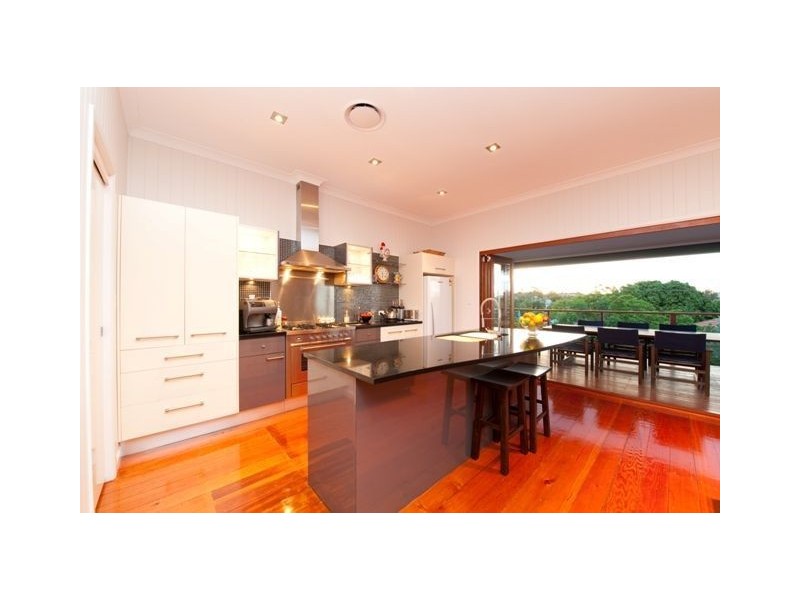 44 Ashton Street, Camp Hill QLD 4152