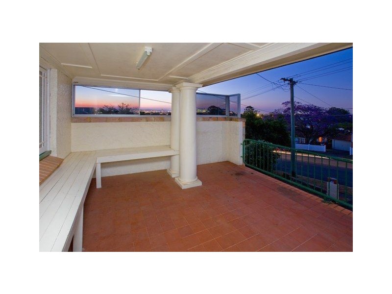 25 Newman Avenue, Camp Hill QLD 4152