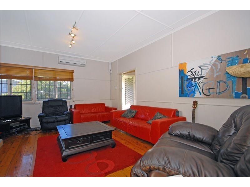 9 Gibson Crescent, Holland Park QLD 4121