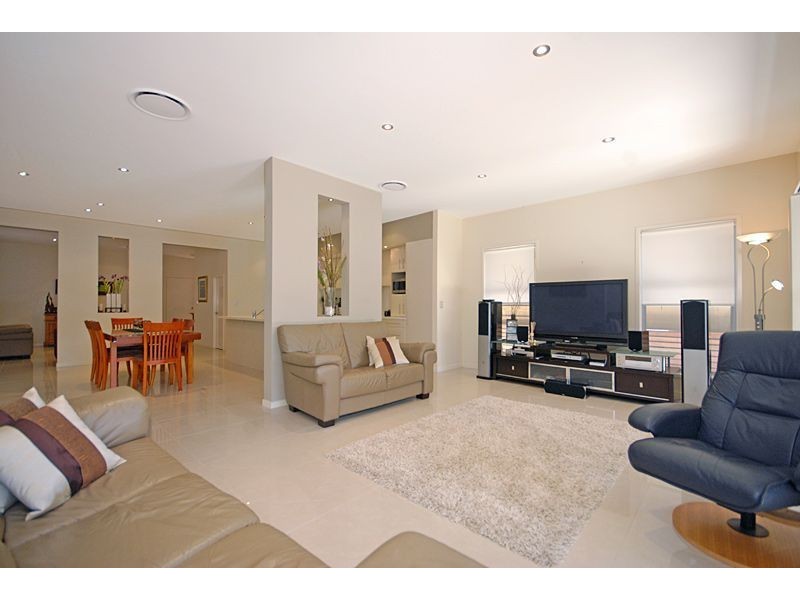 30 Melbourne Avenue, Camp Hill QLD 4152