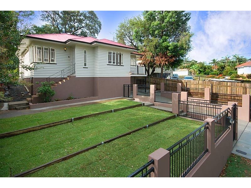 142 Victor Street, Holland Park QLD 4121