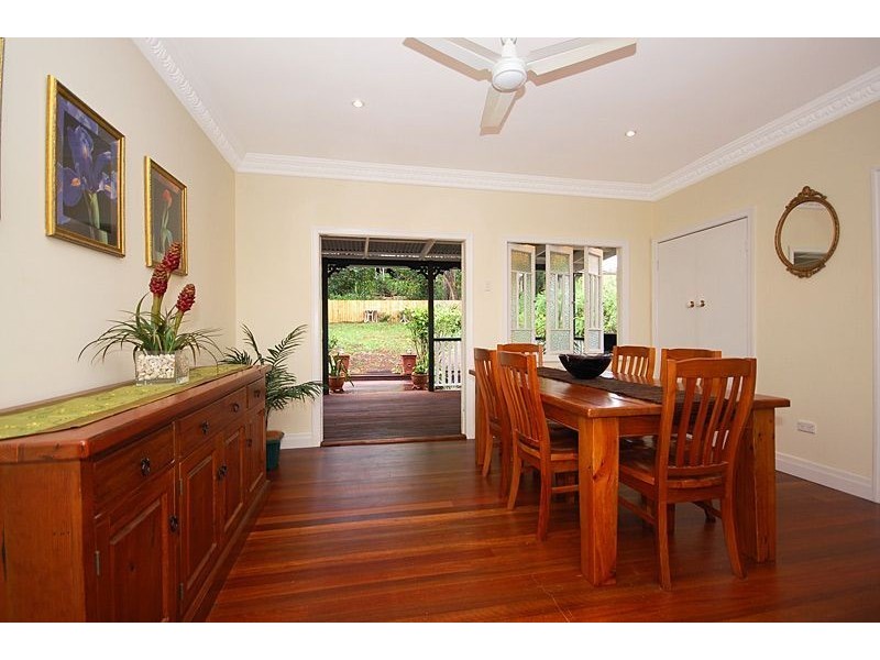 142 Victor Street, Holland Park QLD 4121