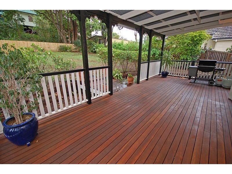 142 Victor Street, Holland Park QLD 4121