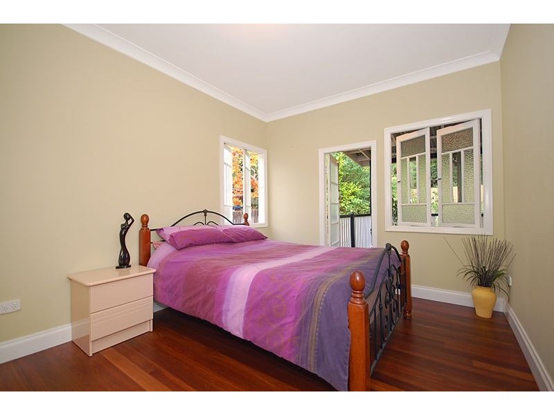 142 Victor Street, Holland Park QLD 4121