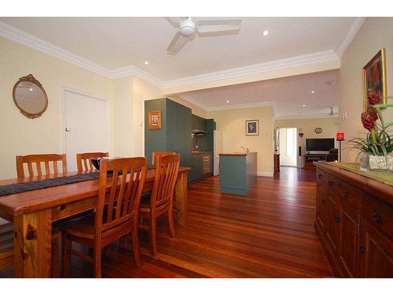 142 Victor Street, Holland Park QLD 4121