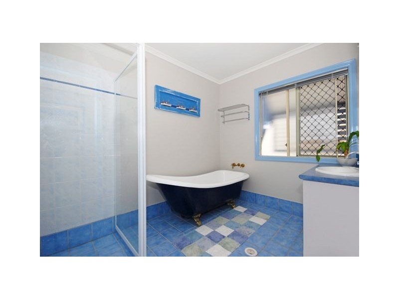 3A Galway Street, Greenslopes QLD 4120