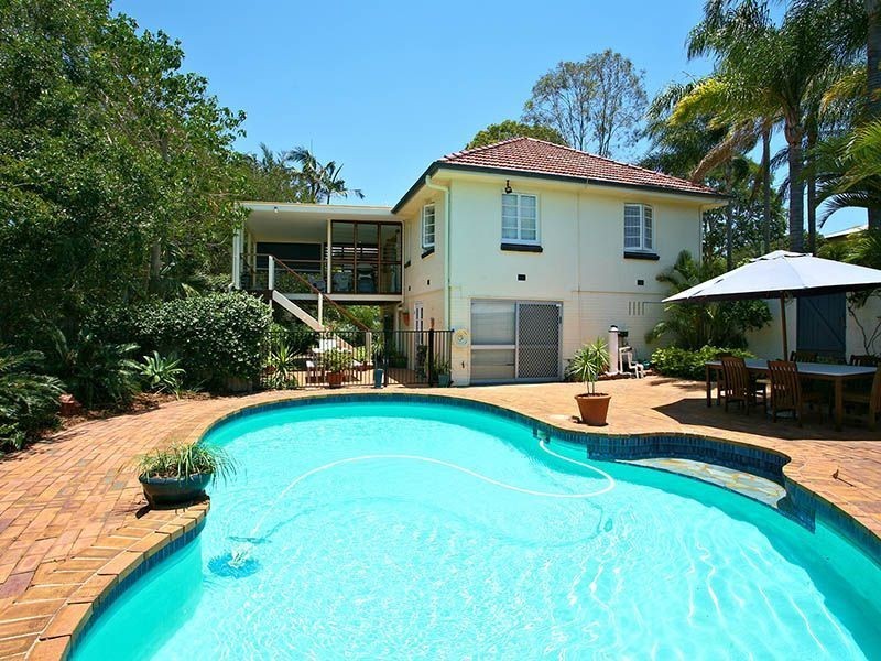 15 Pryde Street, Camp Hill QLD 4152