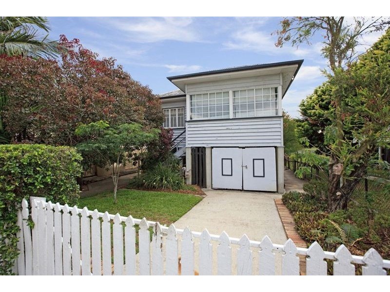 30 Bennetts Road, Camp Hill QLD 4152