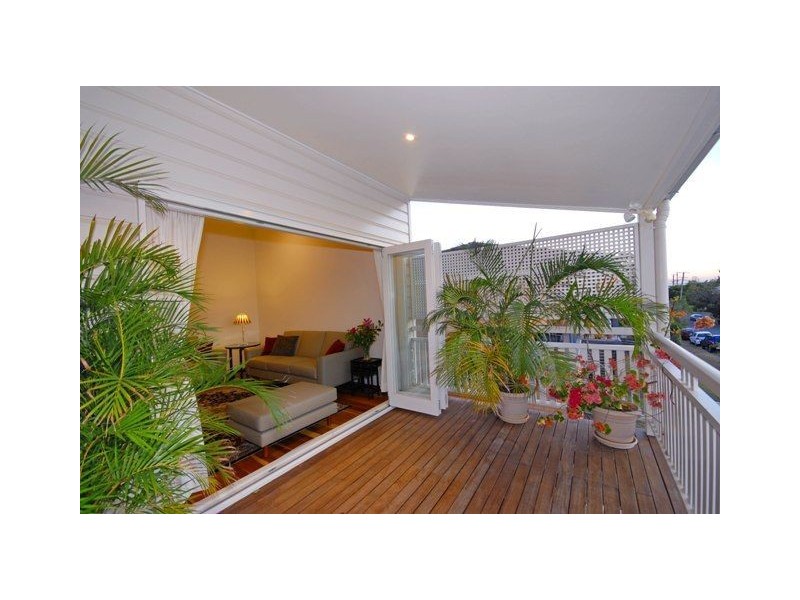 69 Thackeray Street, Norman Park QLD 4170