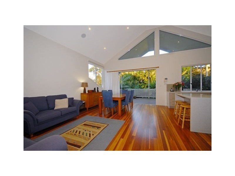 69 Thackeray Street, Norman Park QLD 4170