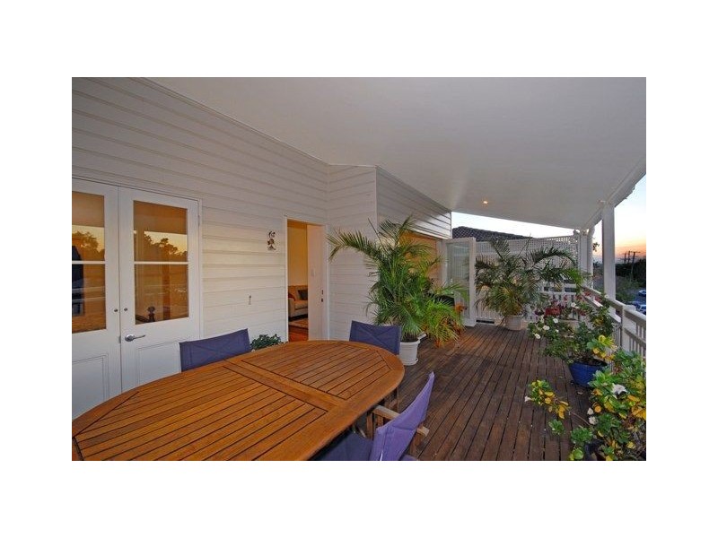 69 Thackeray Street, Norman Park QLD 4170