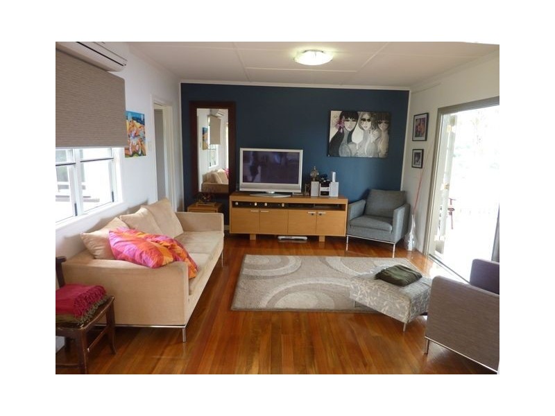 96 Sapphire Street, Holland Park QLD 4121