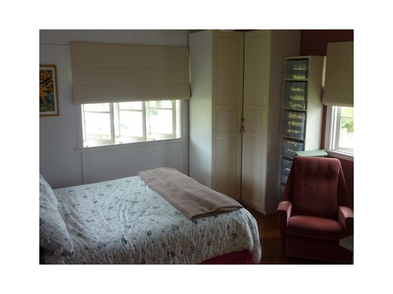 96 Sapphire Street, Holland Park QLD 4121