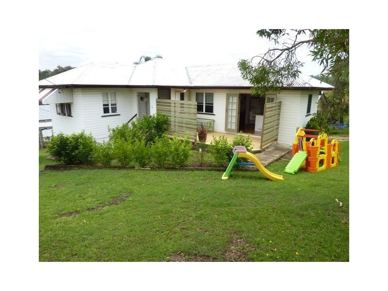 96 Sapphire Street, Holland Park QLD 4121