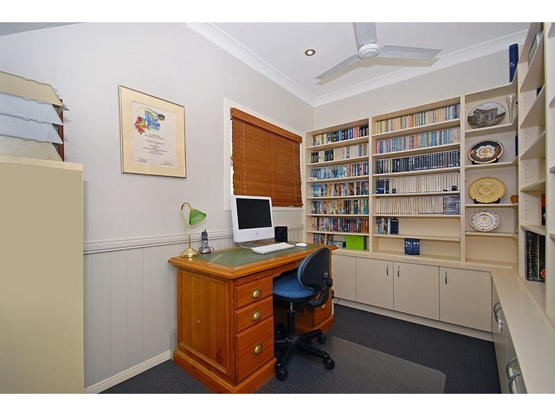 40 Macaulay Street, Coorparoo QLD 4151