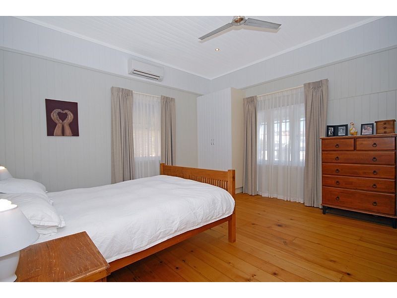 40 Macaulay Street, Coorparoo QLD 4151