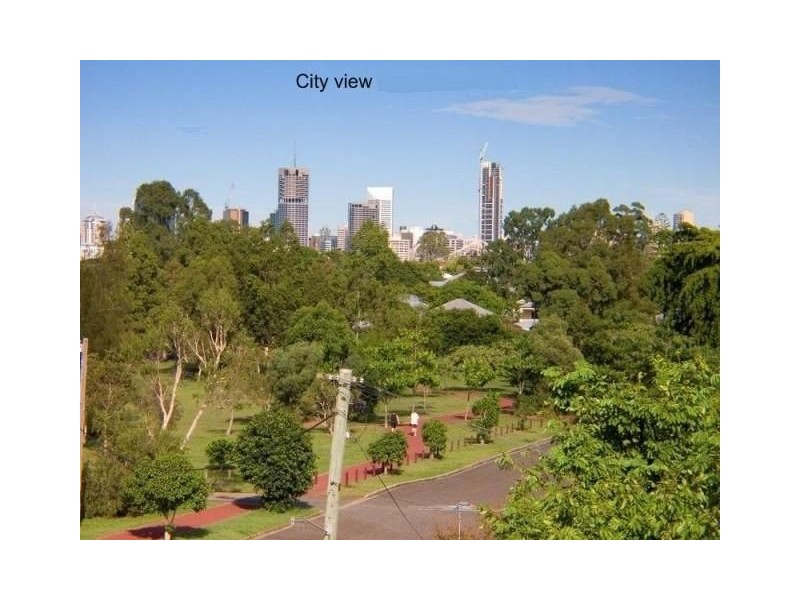 1 Oak Street, Hawthorne QLD 4171