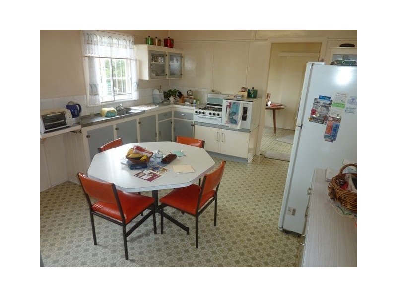 113 Macrossan Avenue, Norman Park QLD 4170