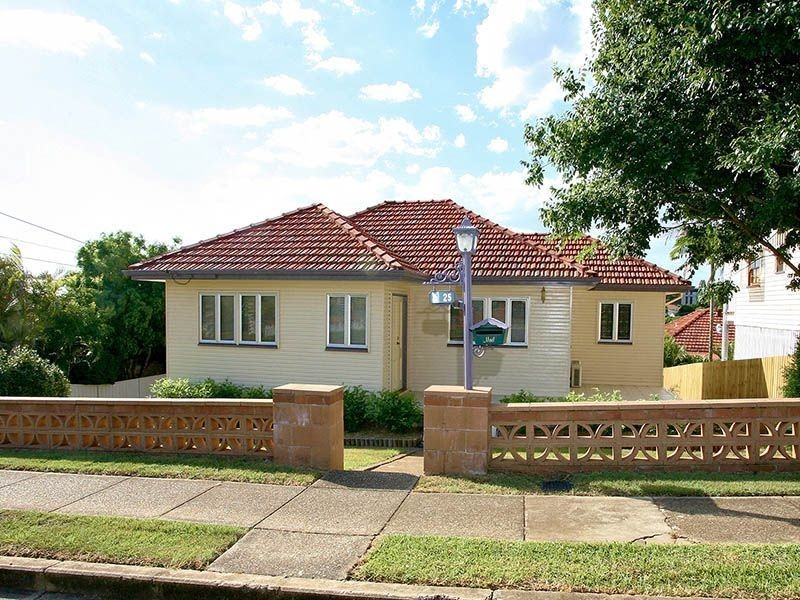 25 Galsworthy Street, Holland Park West QLD 4121
