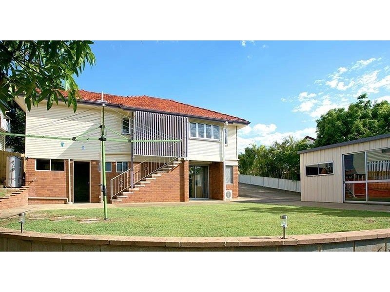 25 Galsworthy Street, Holland Park West QLD 4121