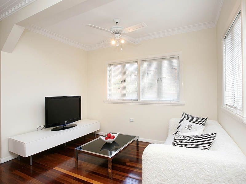 25 Galsworthy Street, Holland Park West QLD 4121