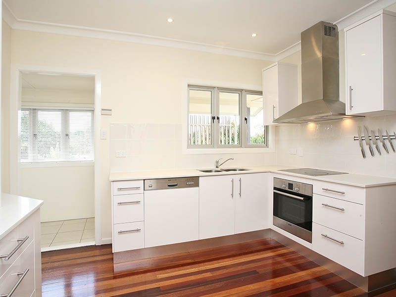 25 Galsworthy Street, Holland Park West QLD 4121