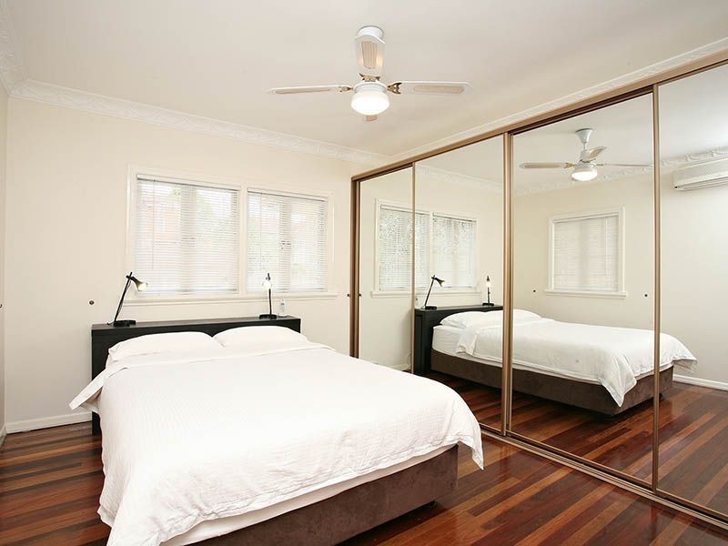 25 Galsworthy Street, Holland Park West QLD 4121