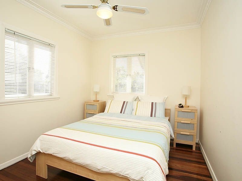 25 Galsworthy Street, Holland Park West QLD 4121