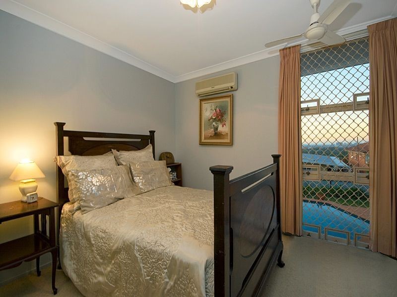 26 Kneale Street, Holland Park West QLD 4121