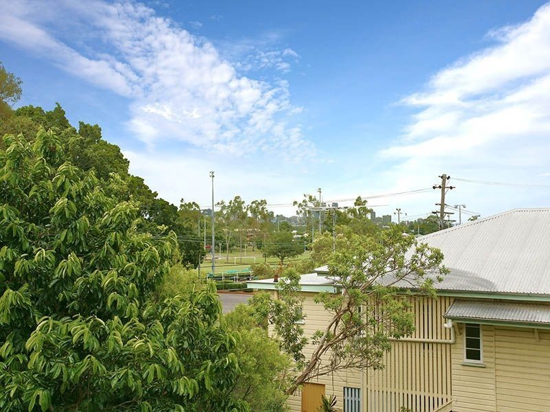 6 Garden Street, Greenslopes QLD 4120