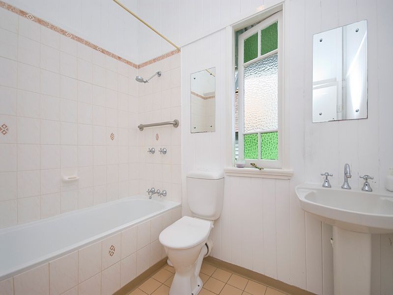 84 Stephen Street, Camp Hill QLD 4152