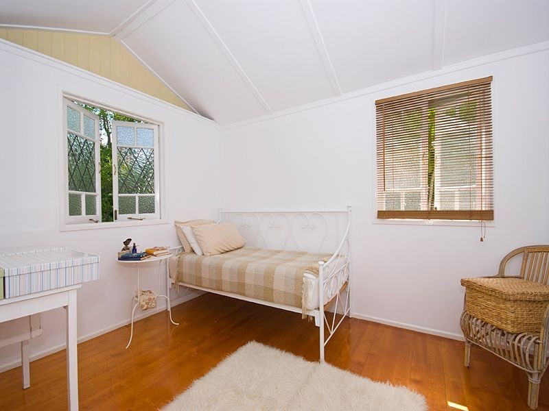 84 Stephen Street, Camp Hill QLD 4152