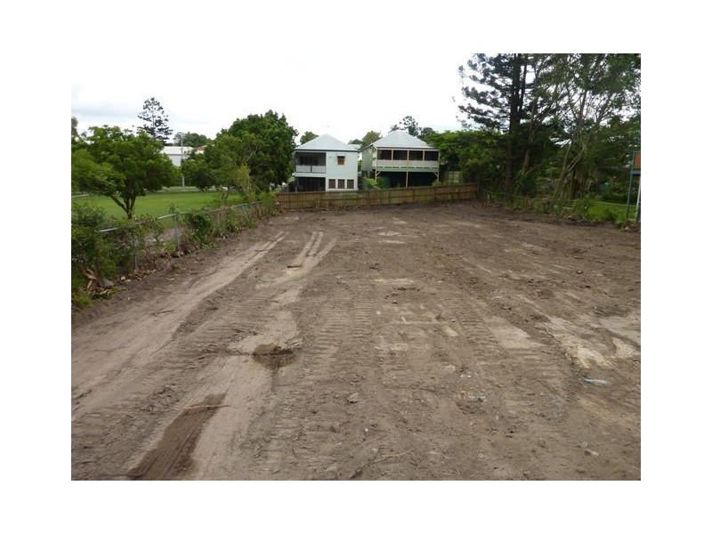 33 Long Street, Camp Hill QLD 4152