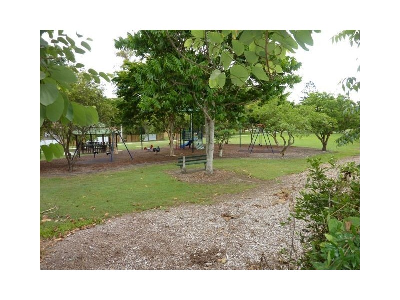 33 Long Street, Camp Hill QLD 4152