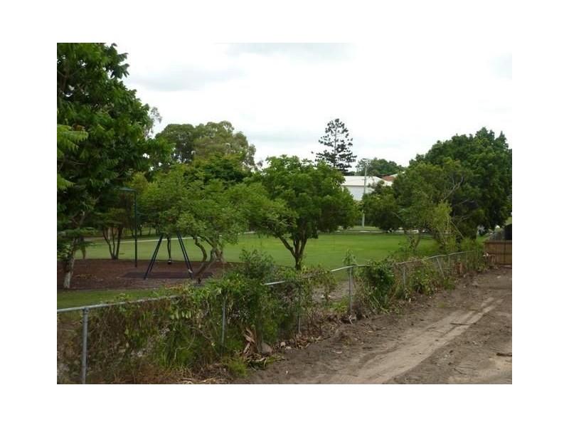 33 Long Street, Camp Hill QLD 4152