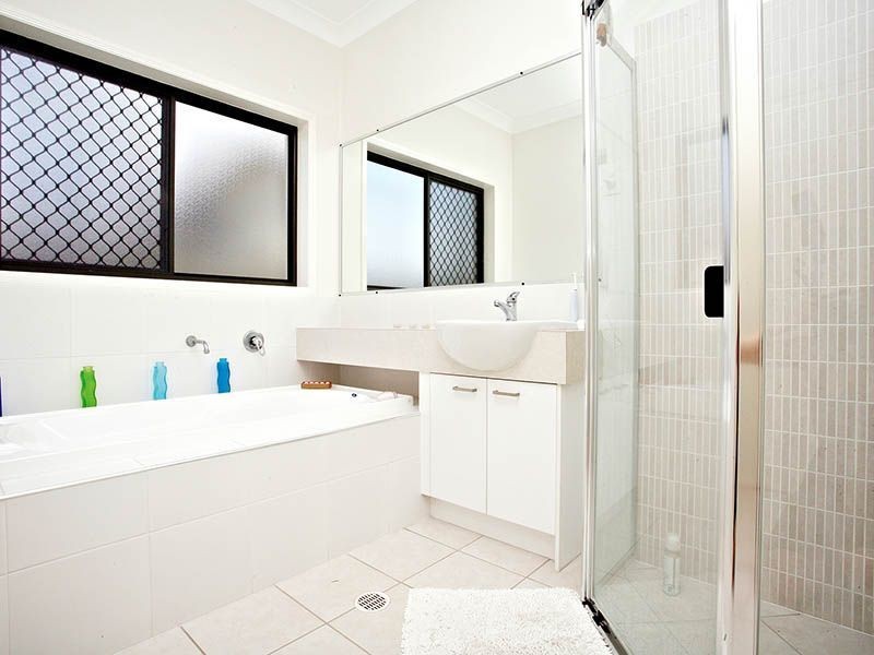 122 Tristania Way, Mount Gravatt East QLD 4122